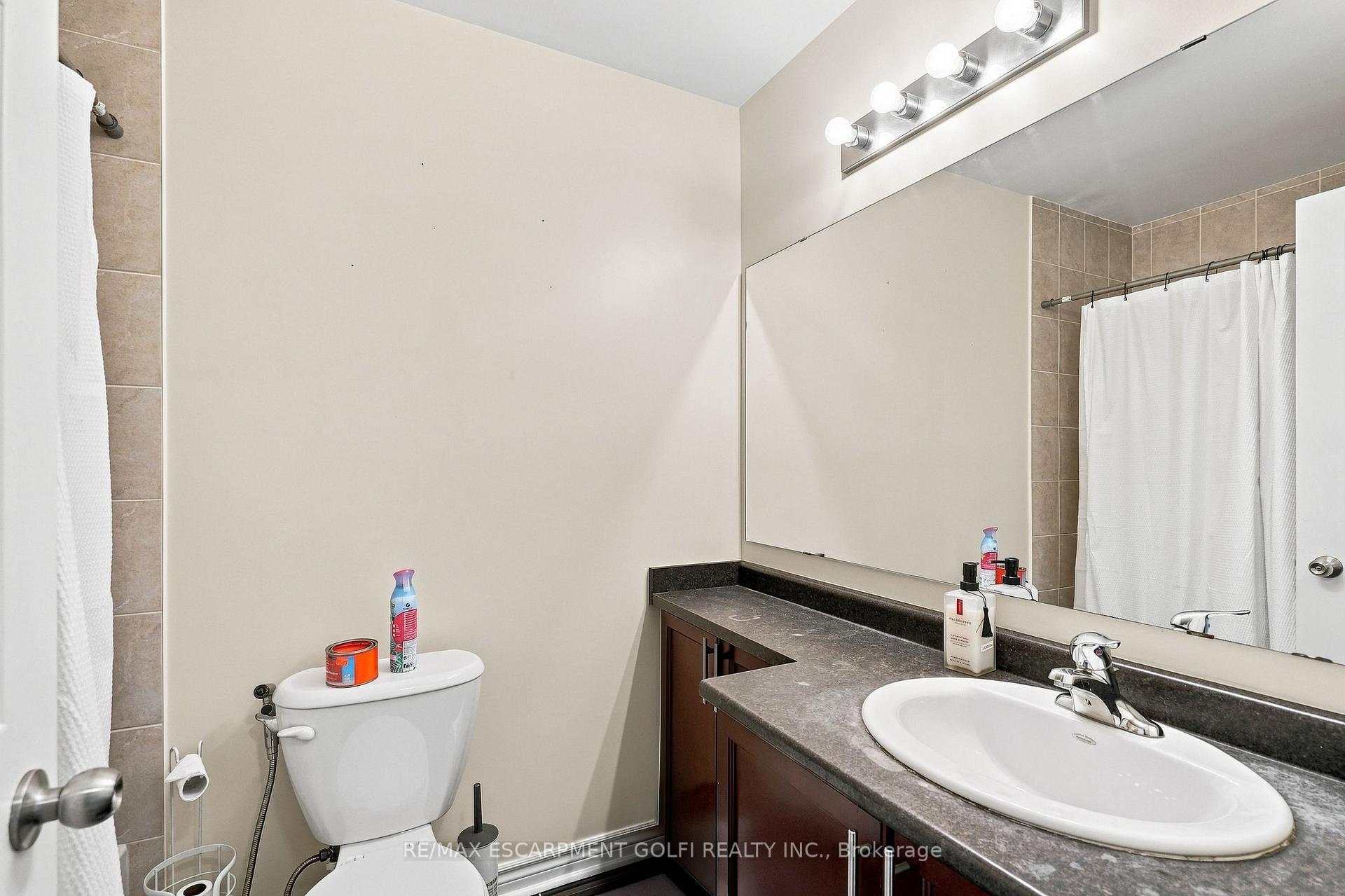 Photo 17 of 1050 Ryckman Common, Burlington, Freeman — HOMEH
