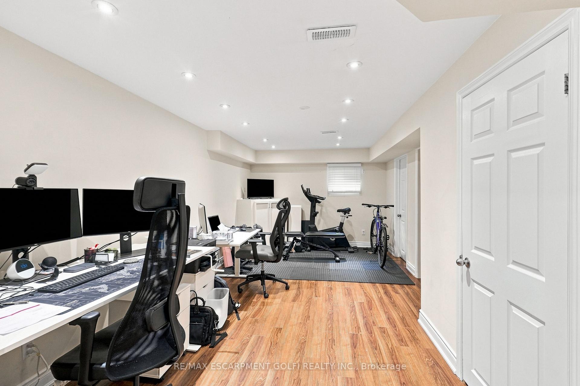 Photo 20 of 1050 Ryckman Common, Burlington, Freeman — HOMEH