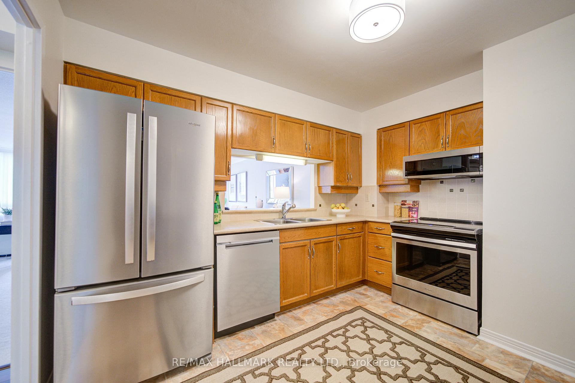Photo 6 of Unit 208, 30 Wilson Street, Markham, Old Markham Village — HOMEH