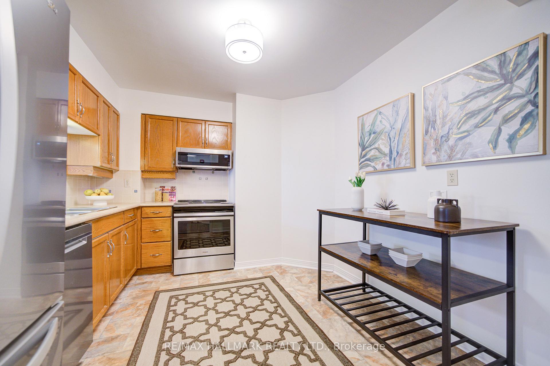 Photo 7 of Unit 208, 30 Wilson Street, Markham, Old Markham Village — HOMEH