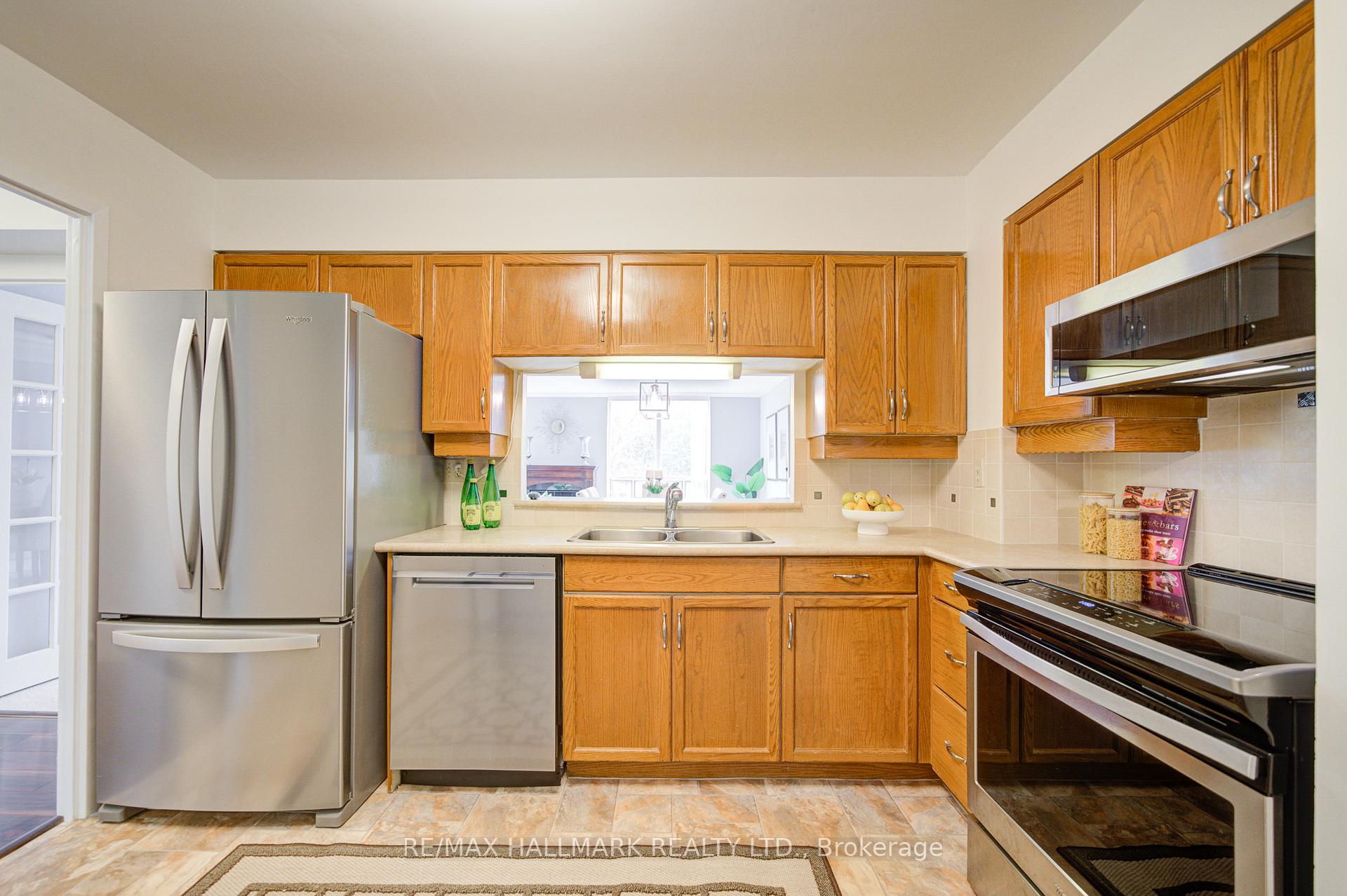 Photo 8 of Unit 208, 30 Wilson Street, Markham, Old Markham Village — HOMEH