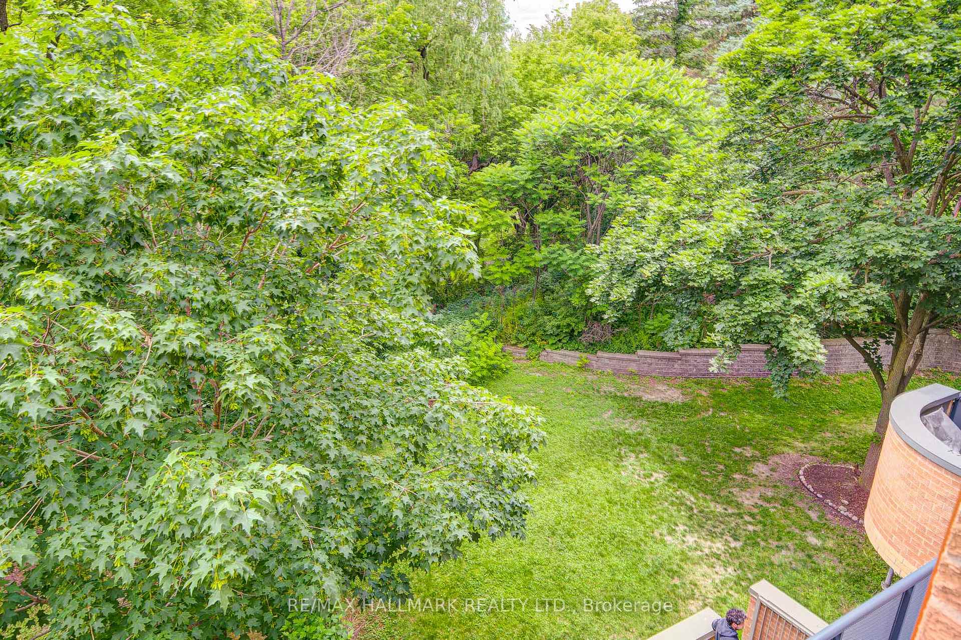 Photo 27 of Unit 208, 30 Wilson Street, Markham, Old Markham Village — HOMEH