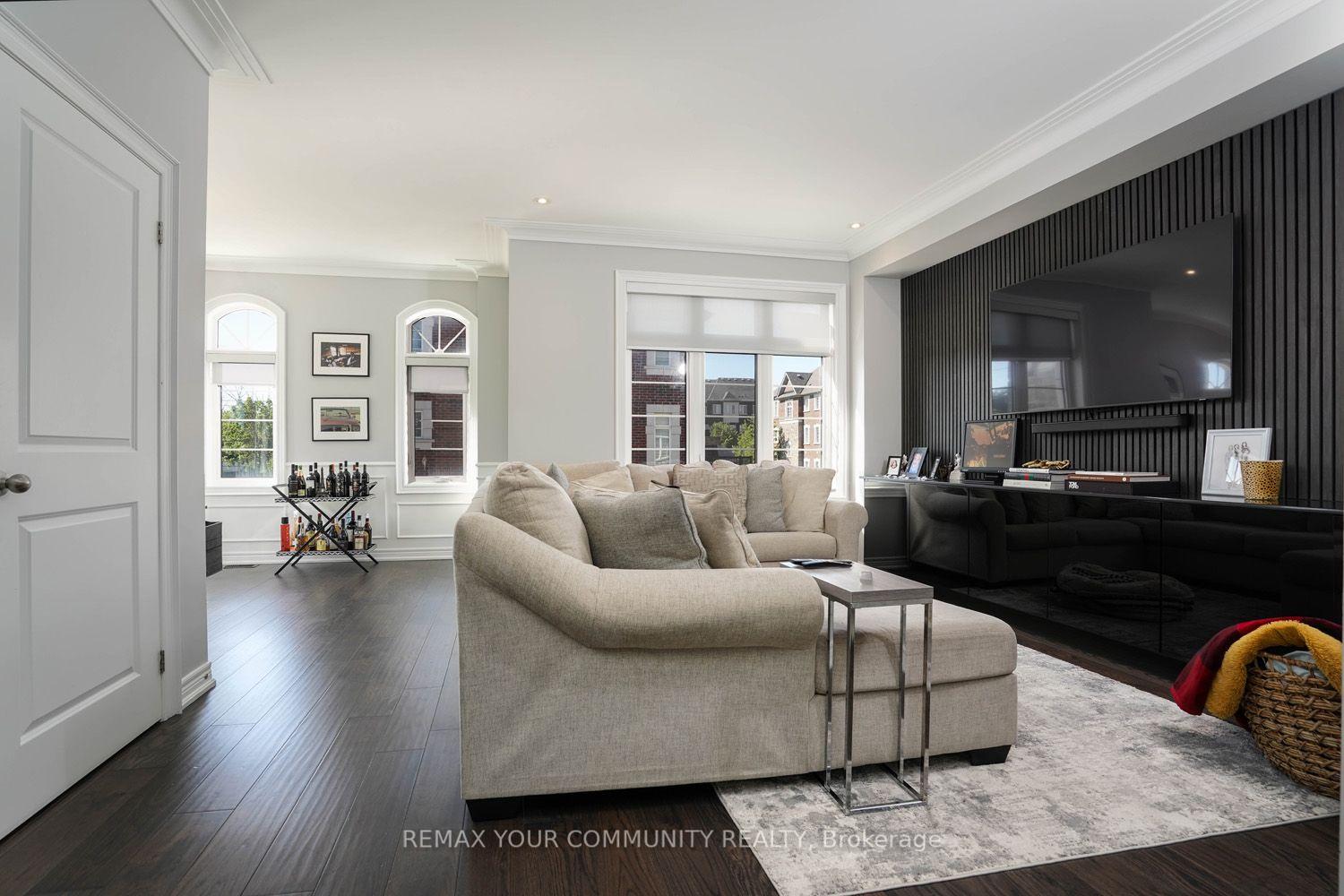 Photo 14 of 6 Globemaster Lane, Richmond Hill, Oak Ridges — HOMEH