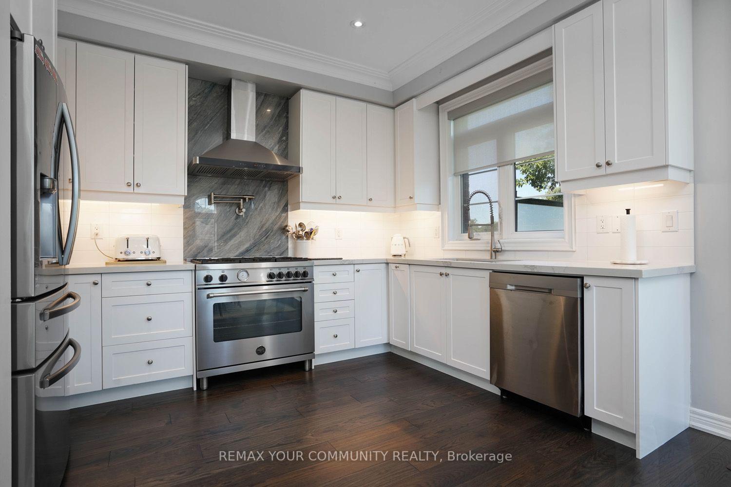 Photo 19 of 6 Globemaster Lane, Richmond Hill, Oak Ridges — HOMEH