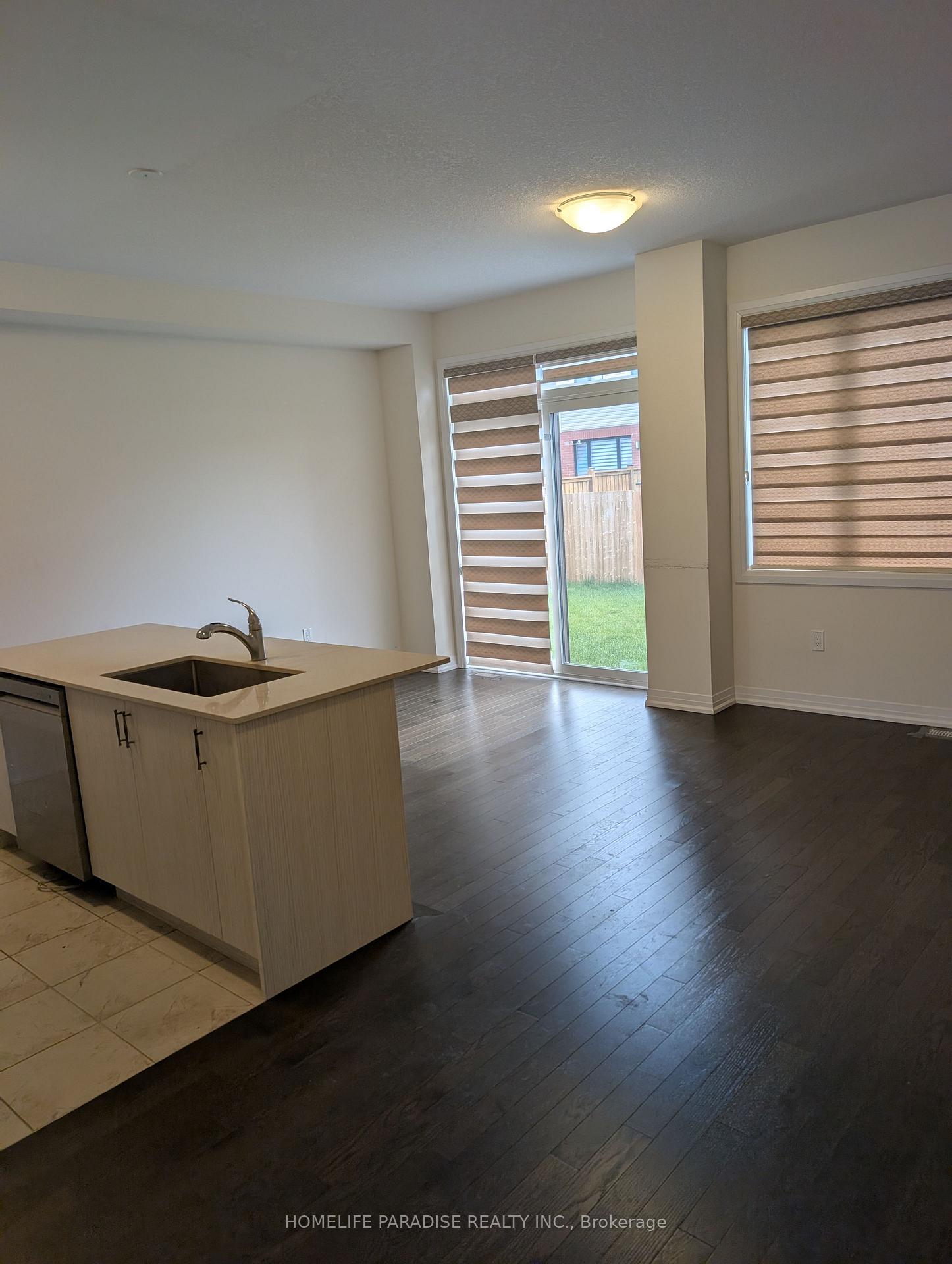 Photo 4 of Unit 3, 15 Blacklock Street E, Cambridge, Westview — HOMEH