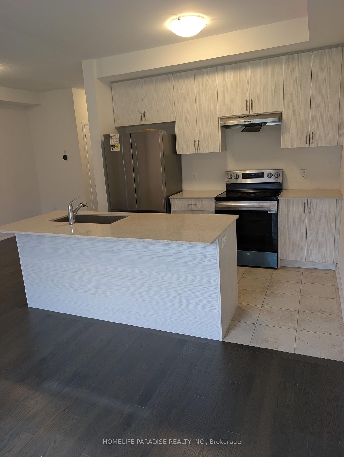Photo 5 of Unit 3, 15 Blacklock Street E, Cambridge, Westview — HOMEH
