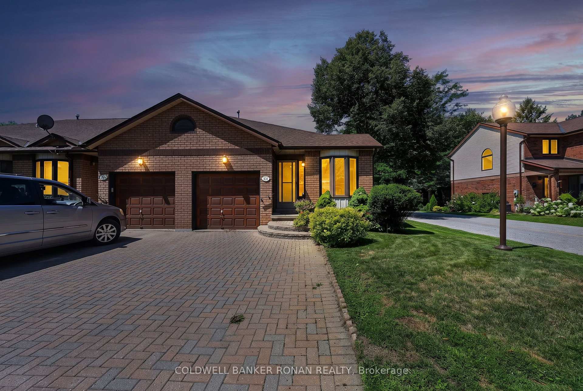 Photo 1 of Unit 11, 101 Green Briar Road, New Tecumseth, Alliston — HOMEH