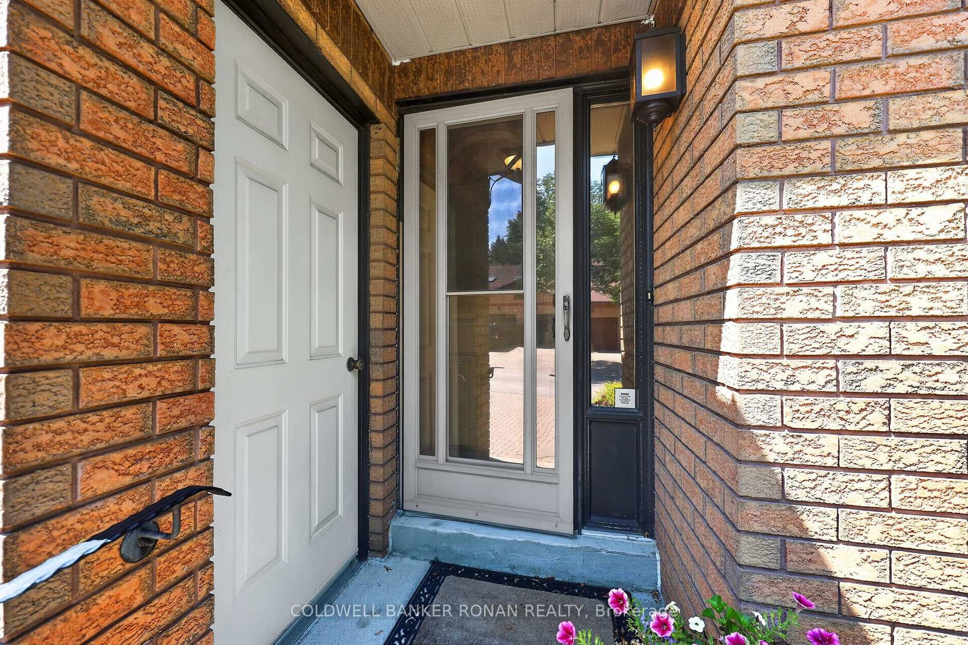 Photo 3 of Unit 11, 101 Green Briar Road, New Tecumseth, Alliston — HOMEH