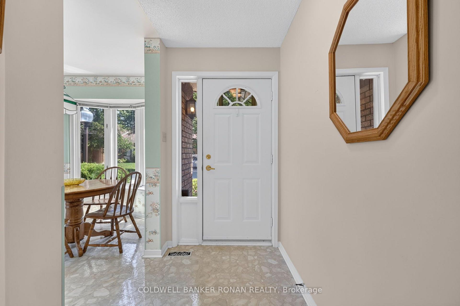 Photo 4 of Unit 11, 101 Green Briar Road, New Tecumseth, Alliston — HOMEH