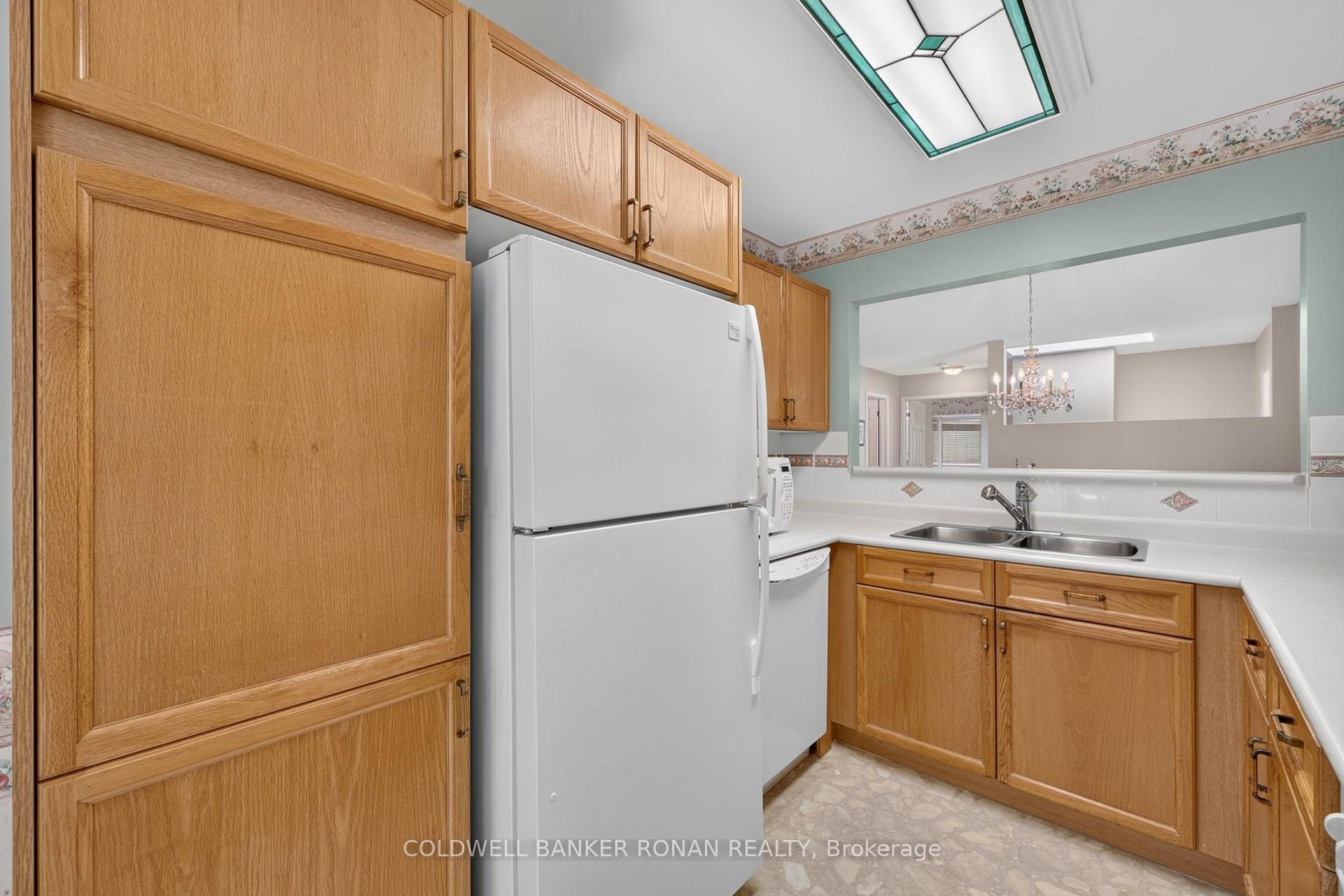 Photo 7 of Unit 11, 101 Green Briar Road, New Tecumseth, Alliston — HOMEH