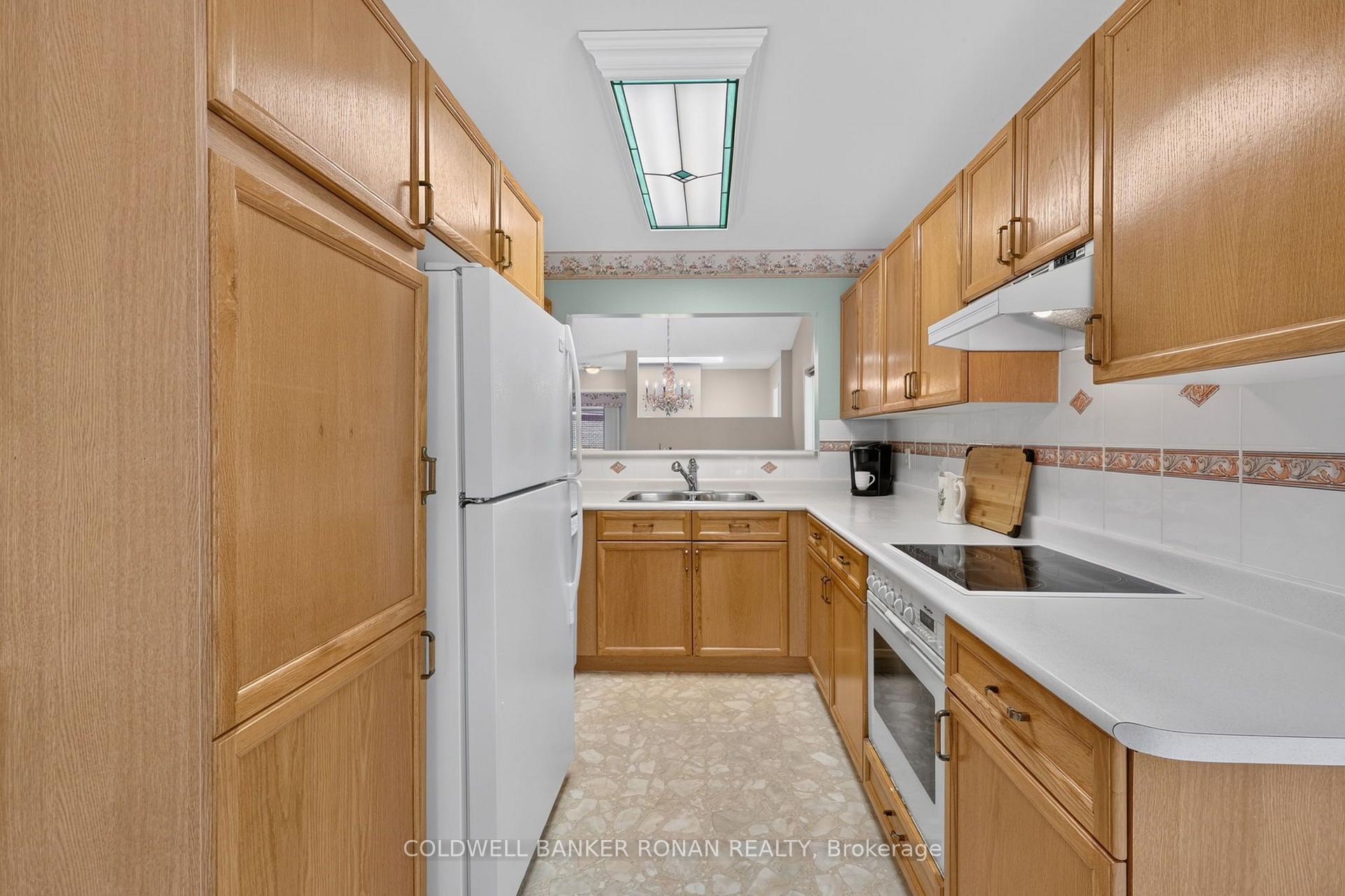 Photo 8 of Unit 11, 101 Green Briar Road, New Tecumseth, Alliston — HOMEH
