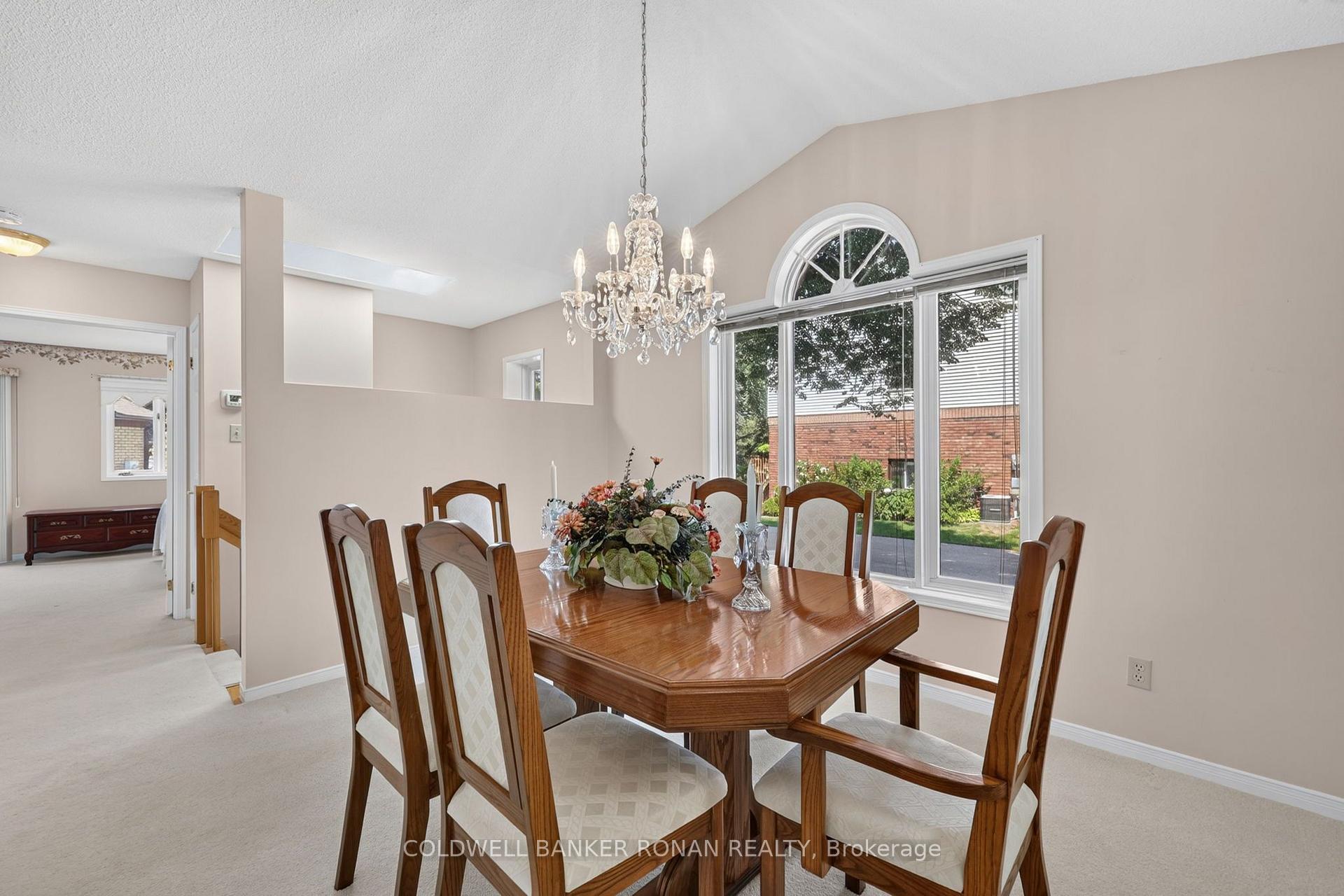 Photo 11 of Unit 11, 101 Green Briar Road, New Tecumseth, Alliston — HOMEH