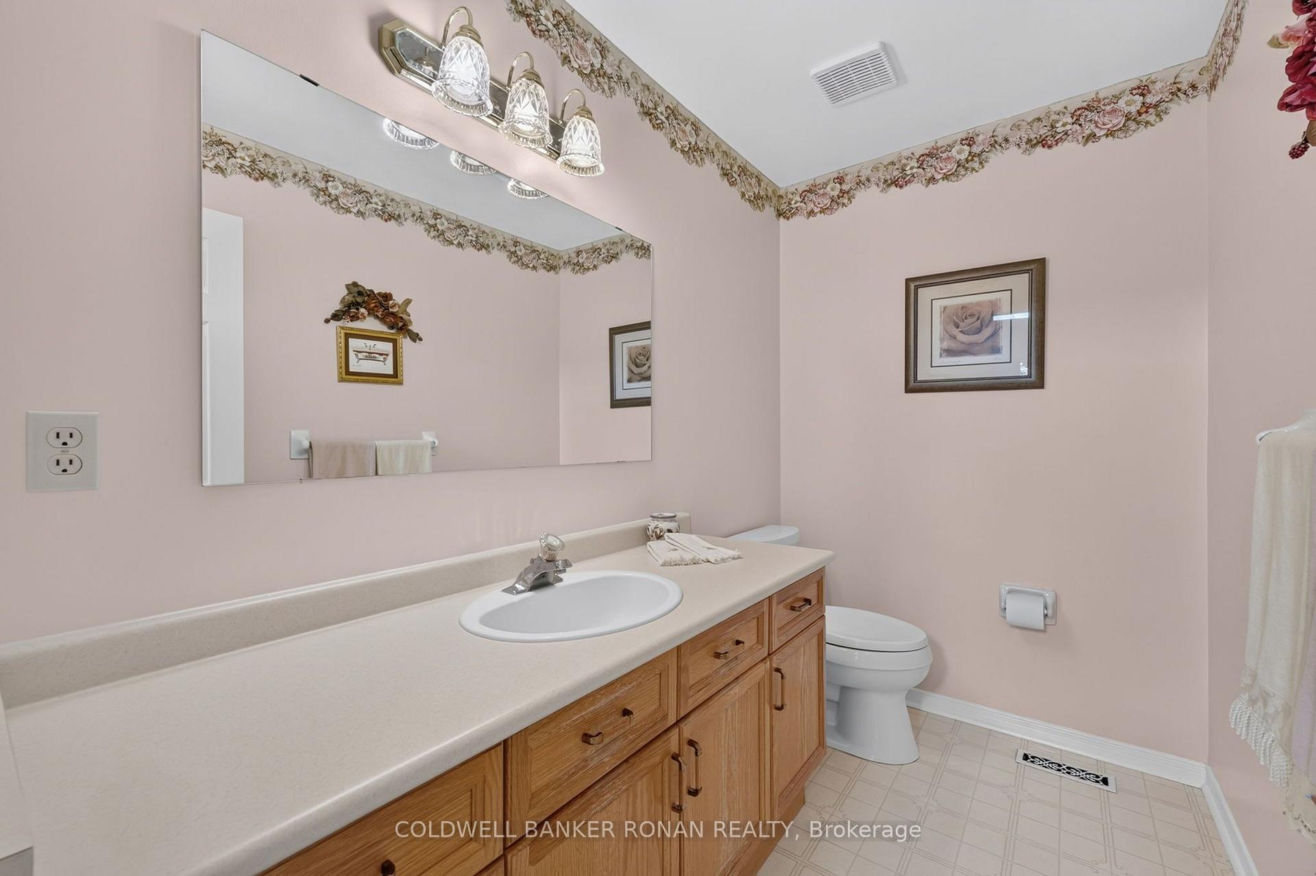 Photo 15 of Unit 11, 101 Green Briar Road, New Tecumseth, Alliston — HOMEH