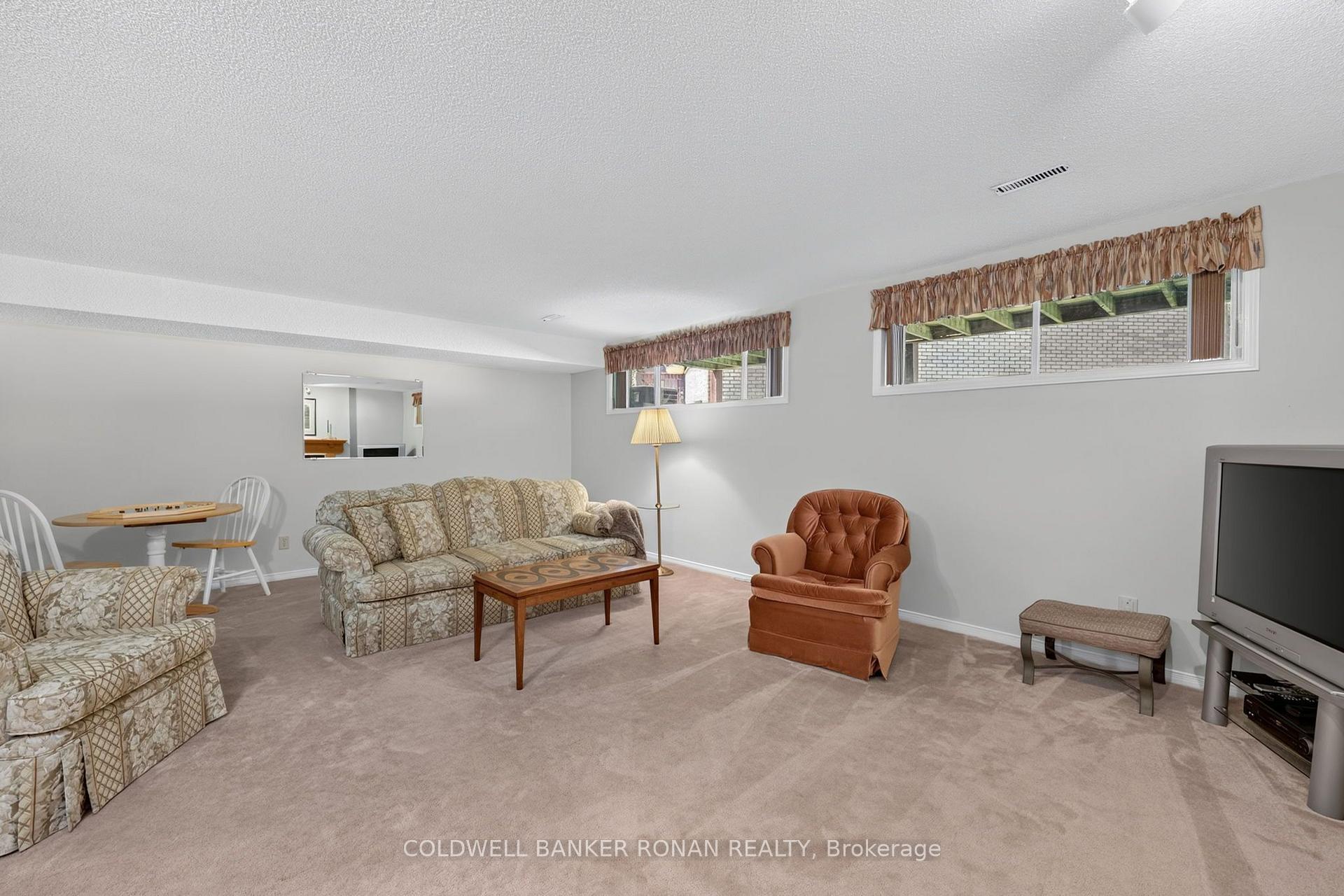 Photo 22 of Unit 11, 101 Green Briar Road, New Tecumseth, Alliston — HOMEH
