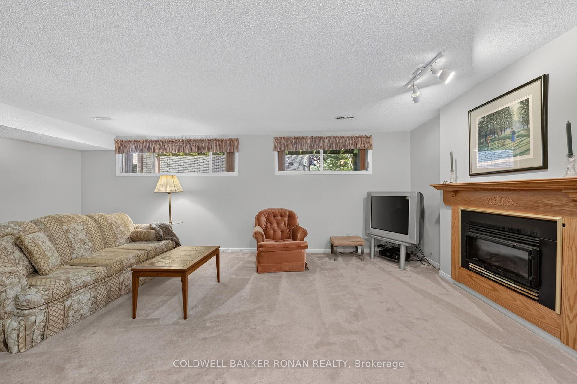 Photo 23 of Unit 11, 101 Green Briar Road, New Tecumseth, Alliston — HOMEH