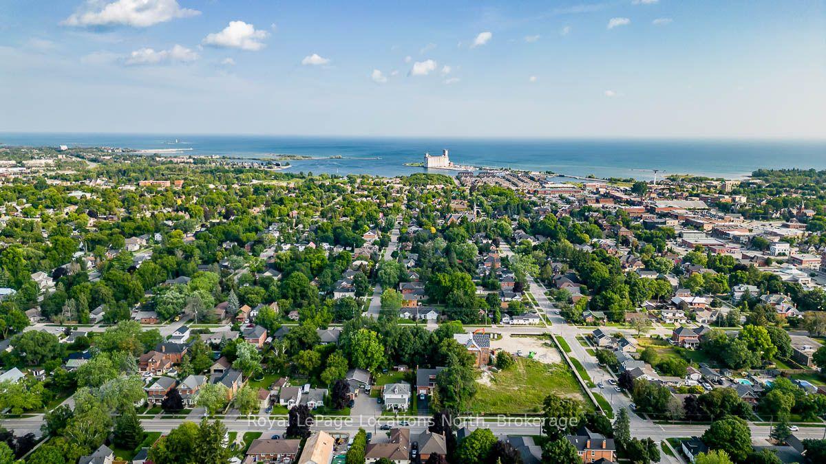 Photo 11 of 107 Eighth Street, Collingwood — HOMEH