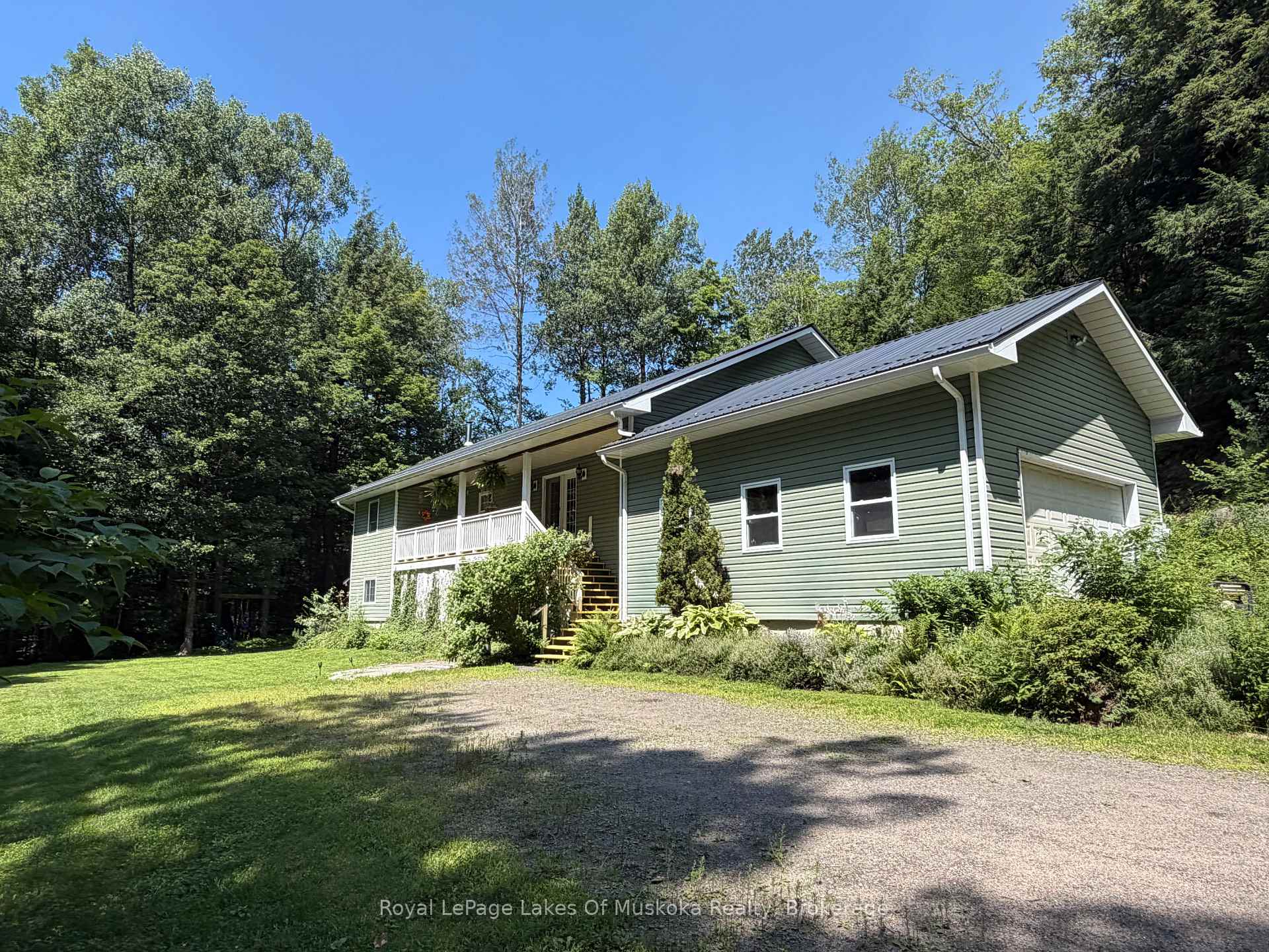 Photo 2 of 1185 Miriam Drive, Bracebridge, Oakley — HOMEH