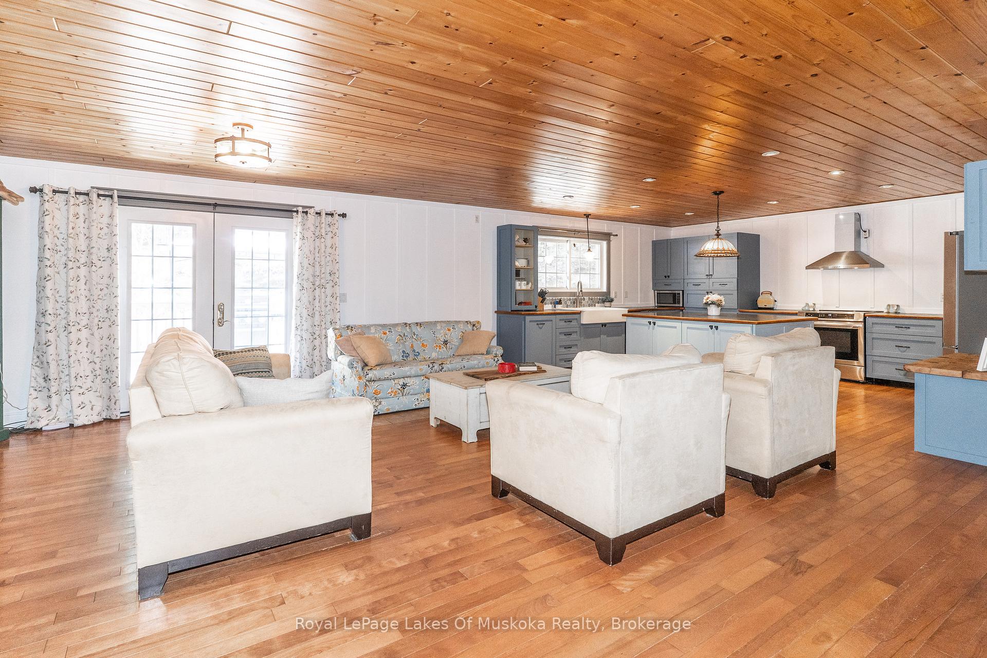 Photo 10 of 1185 Miriam Drive, Bracebridge, Oakley — HOMEH