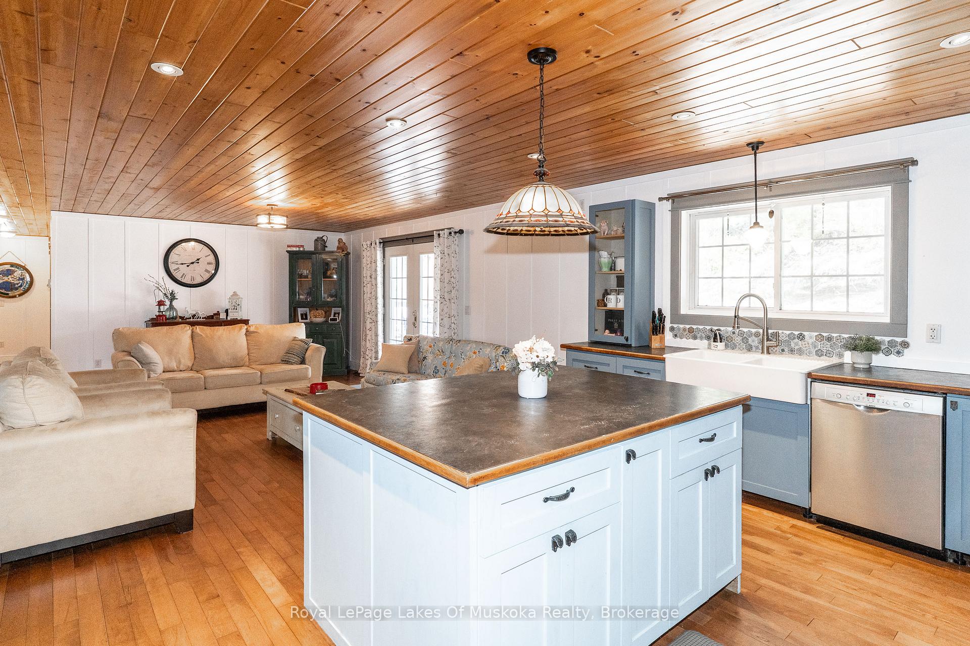 Photo 14 of 1185 Miriam Drive, Bracebridge, Oakley — HOMEH
