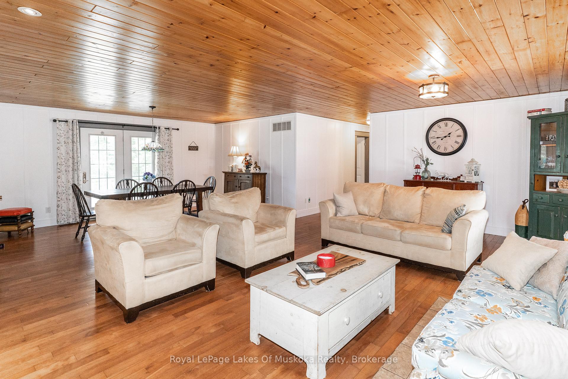 Photo 16 of 1185 Miriam Drive, Bracebridge, Oakley — HOMEH