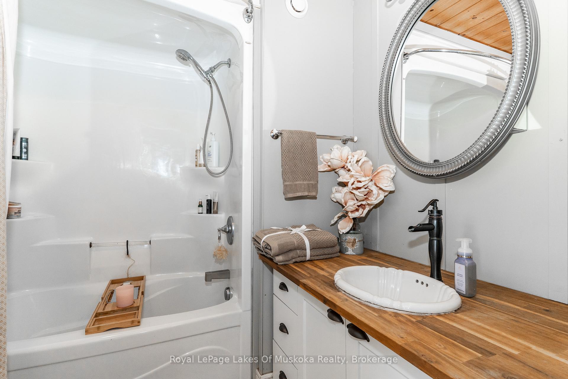 Photo 19 of 1185 Miriam Drive, Bracebridge, Oakley — HOMEH