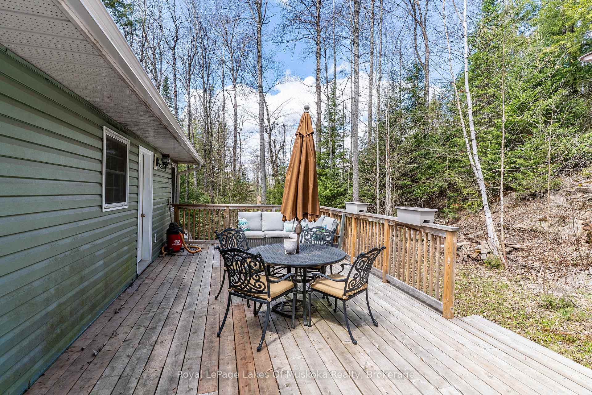 Photo 44 of 1185 Miriam Drive, Bracebridge, Oakley — HOMEH