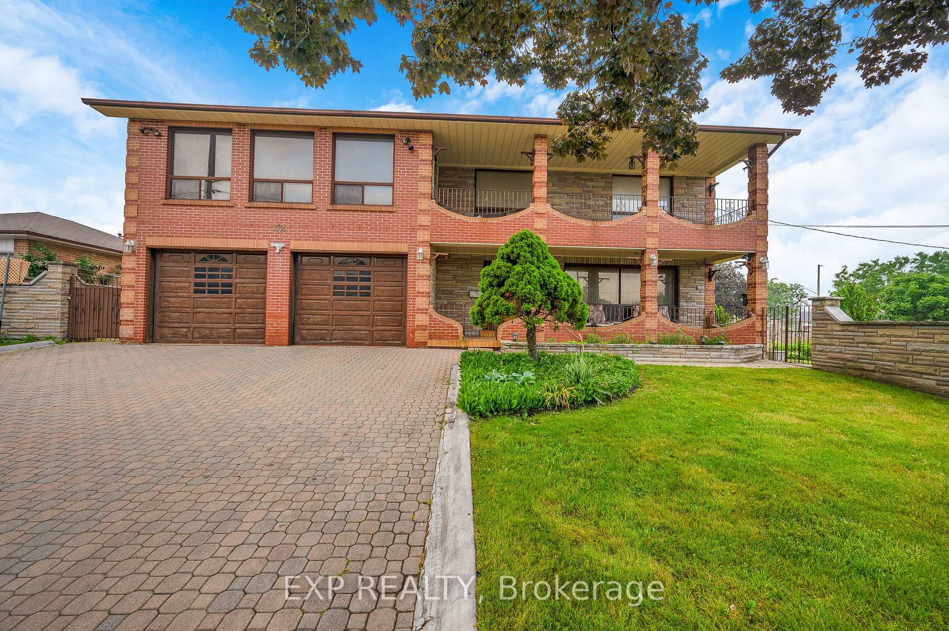 Photo 3 of 52 Storer Drive, North York, Humbermede — HOMEH