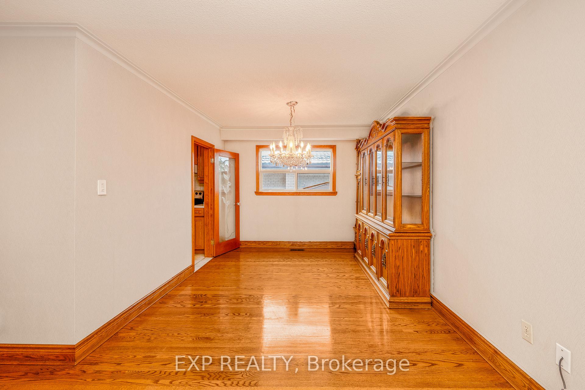 Photo 13 of 52 Storer Drive, North York, Humbermede — HOMEH
