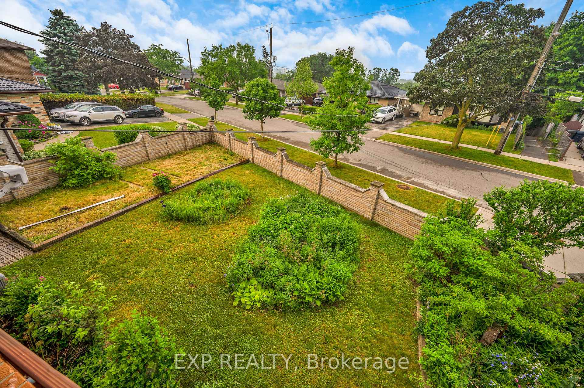Photo 26 of 52 Storer Drive, North York, Humbermede — HOMEH