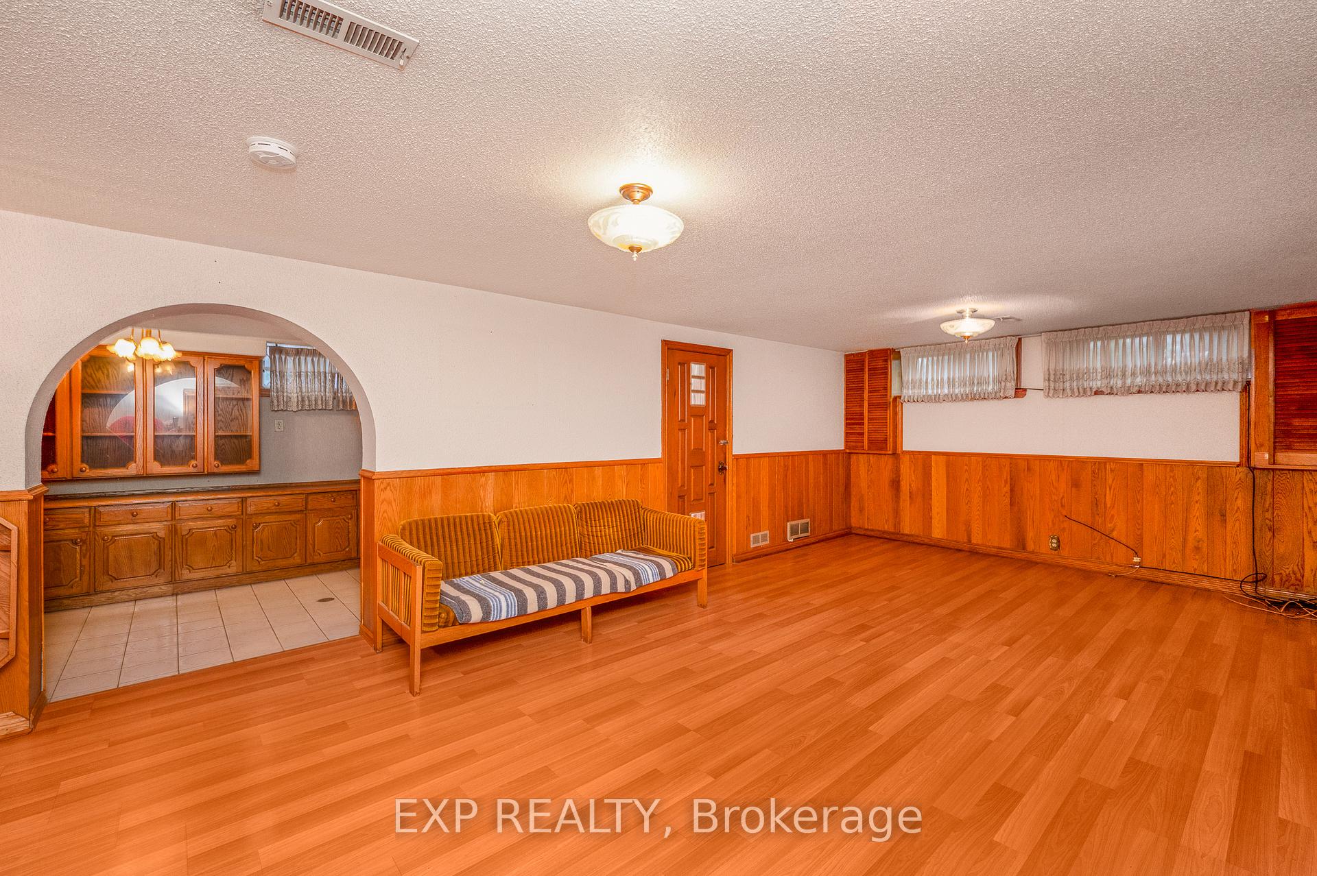 Photo 36 of 52 Storer Drive, North York, Humbermede — HOMEH