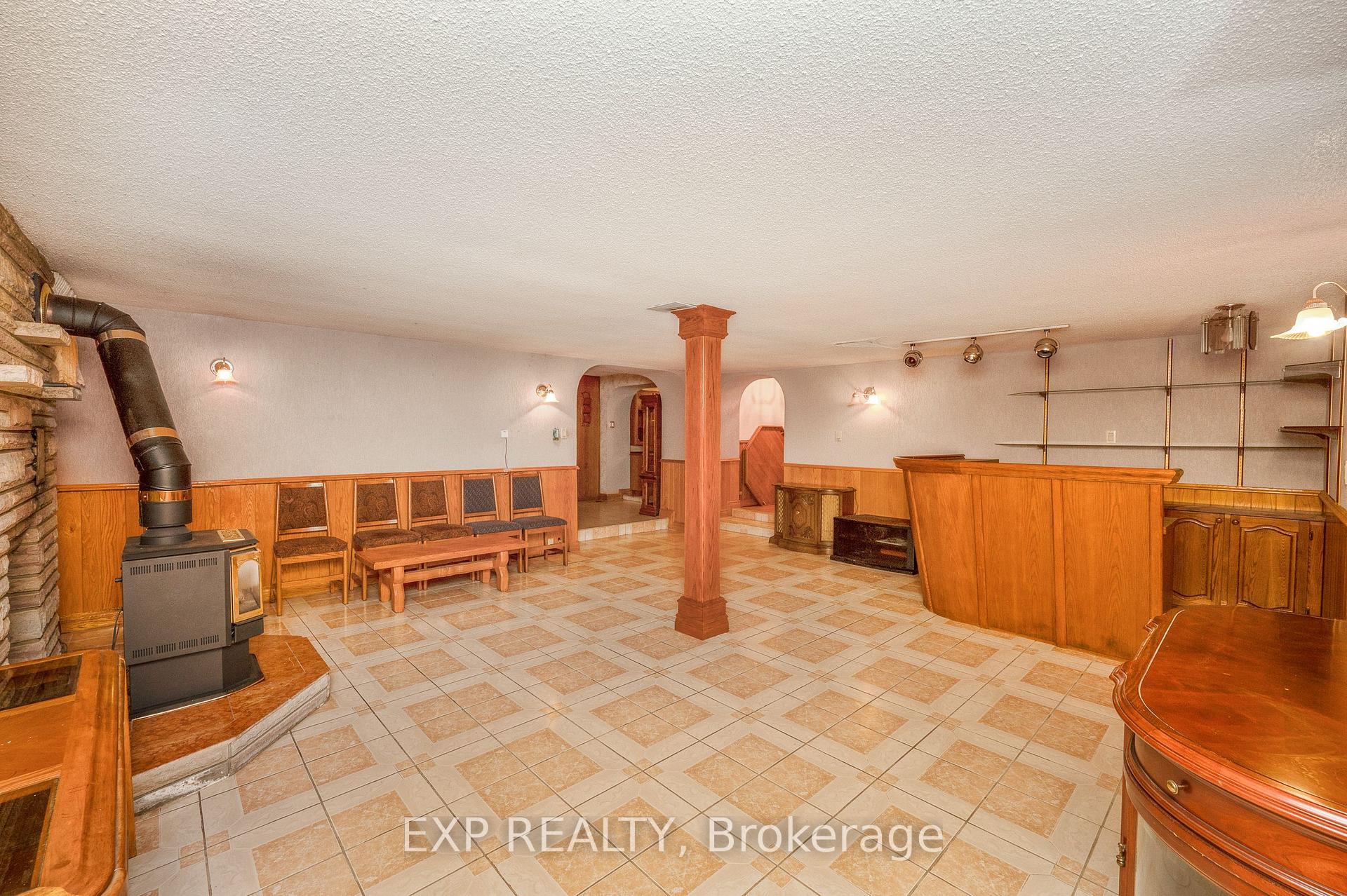 Photo 44 of 52 Storer Drive, North York, Humbermede — HOMEH
