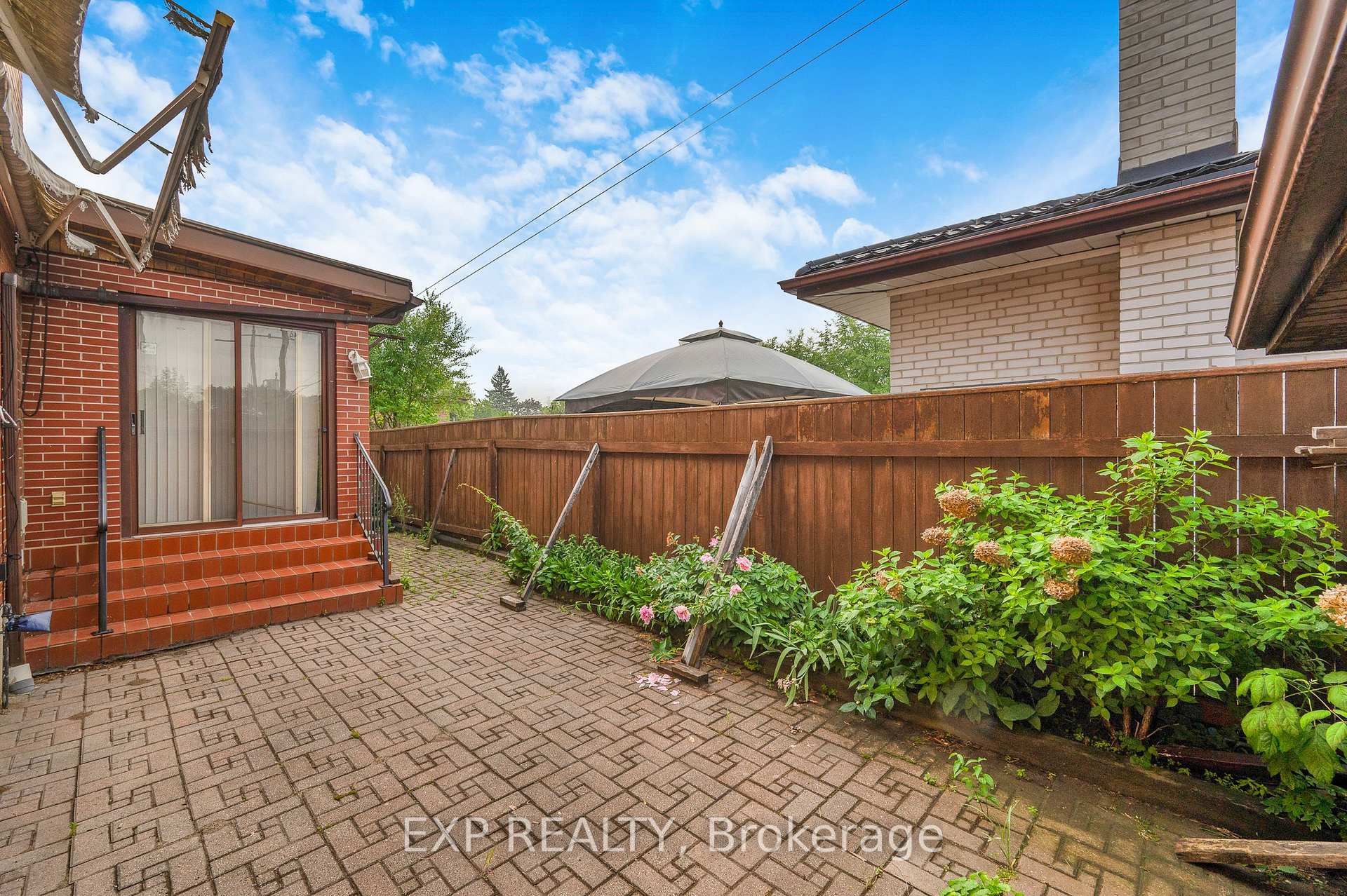 Photo 48 of 52 Storer Drive, North York, Humbermede — HOMEH