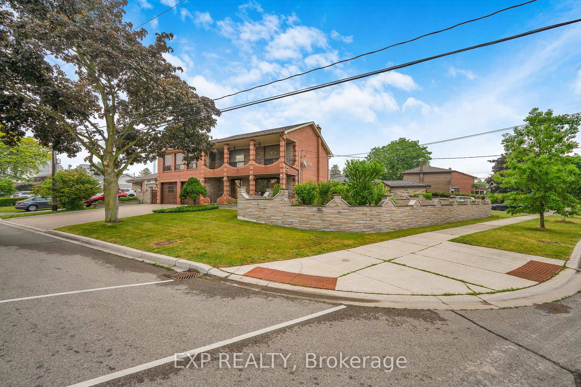 Photo 50 of 52 Storer Drive, North York, Humbermede — HOMEH