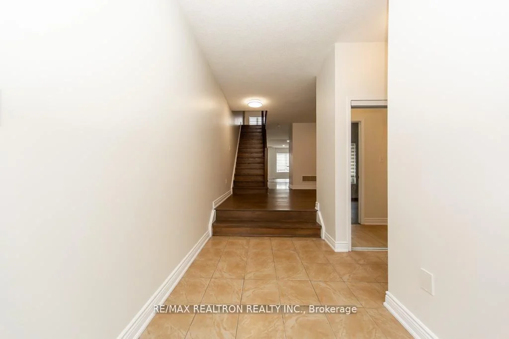 Photo 10 of 24 Skelton Crescent, Ajax, Northeast Ajax — HOMEH