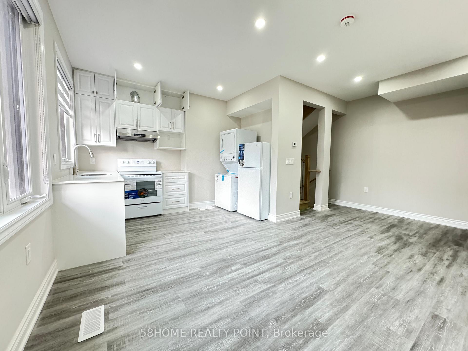 Photo 5 of Unit 3, 374 O'connor Drive, Toronto, East York — HOMEH
