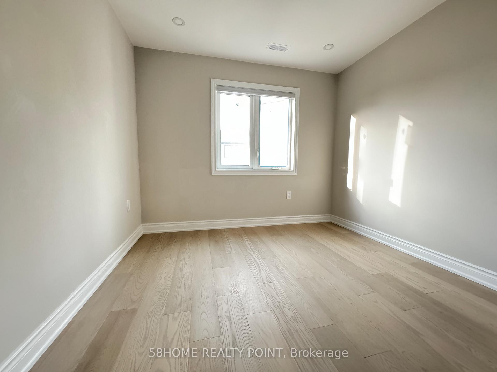 Photo 11 of Unit 3, 374 O'connor Drive, Toronto, East York — HOMEH