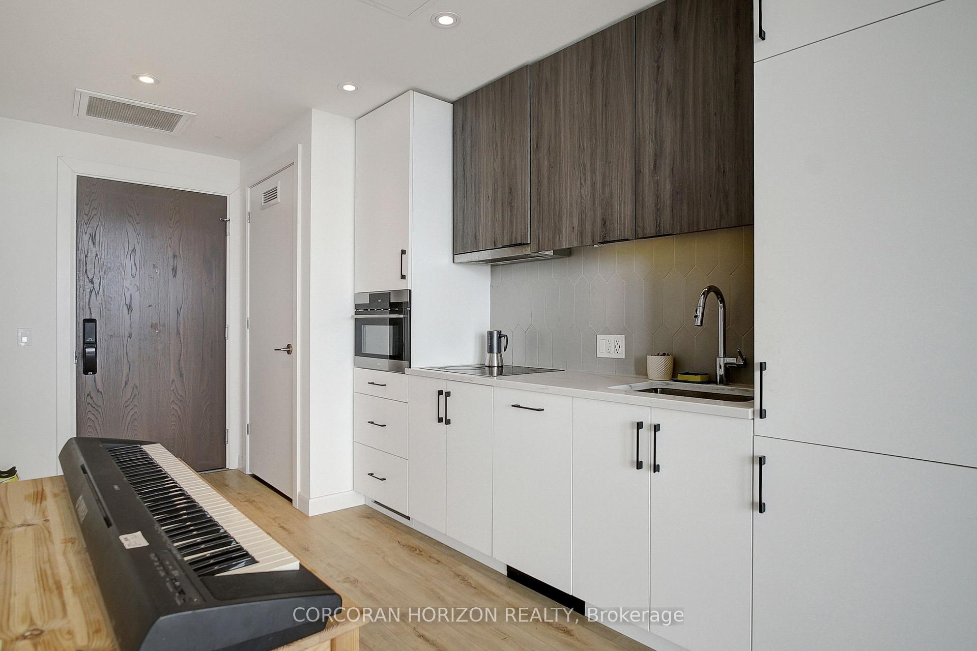 Photo 8 of Unit 1710, 741 King Street W, Waterloo, KW Hospital — HOMEH