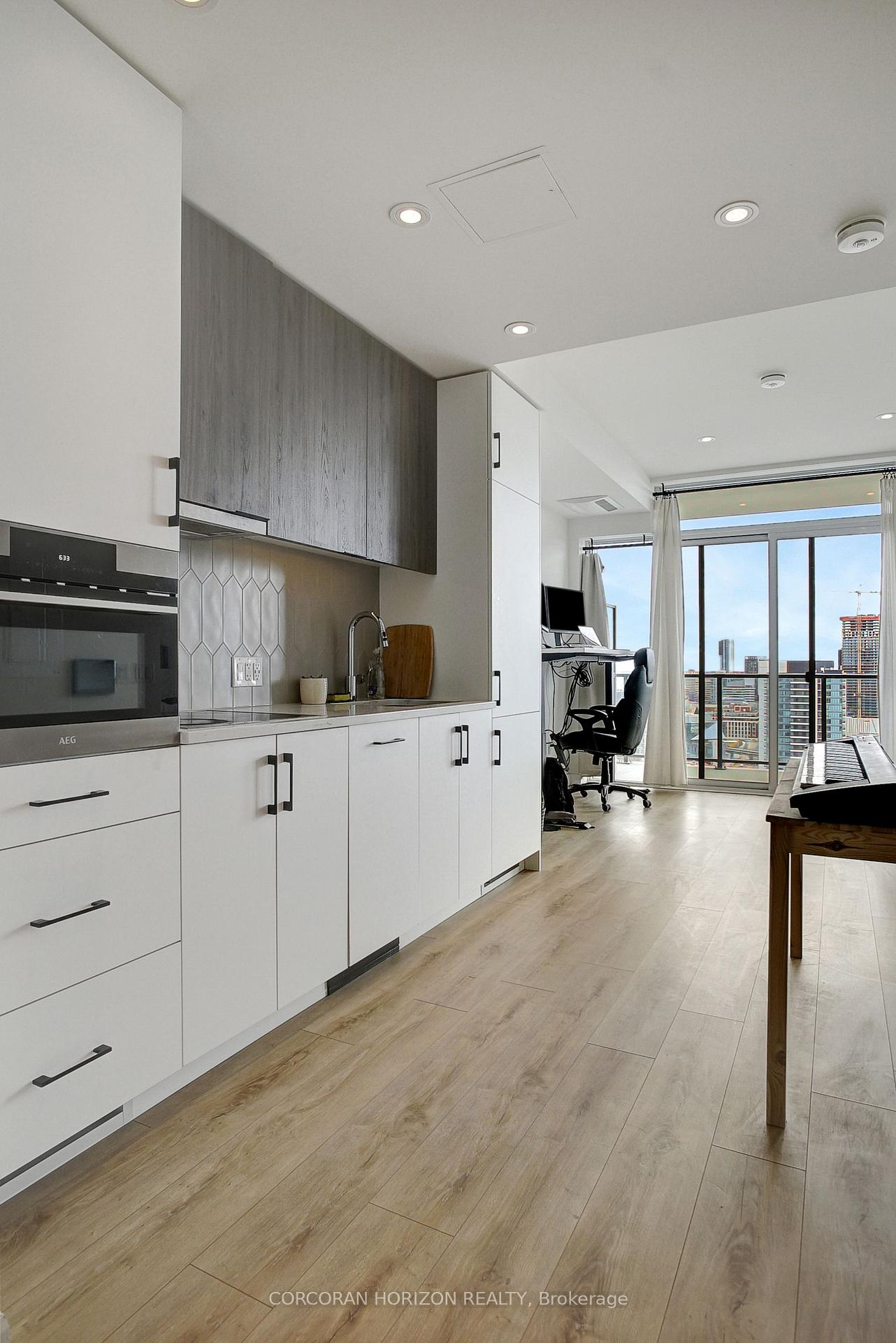 Photo 10 of Unit 1710, 741 King Street W, Waterloo, KW Hospital — HOMEH