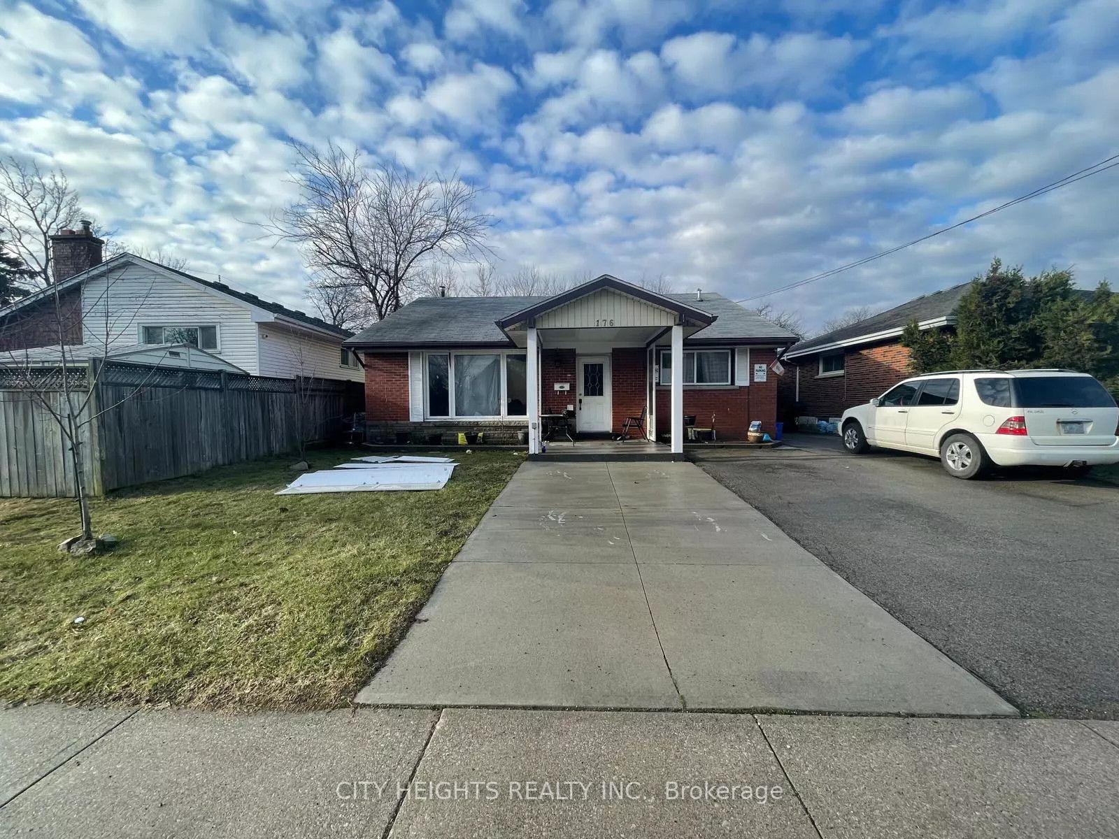 Photo 1 of 176 Fennell Avenue, Hamilton, Balfour — HOMEH