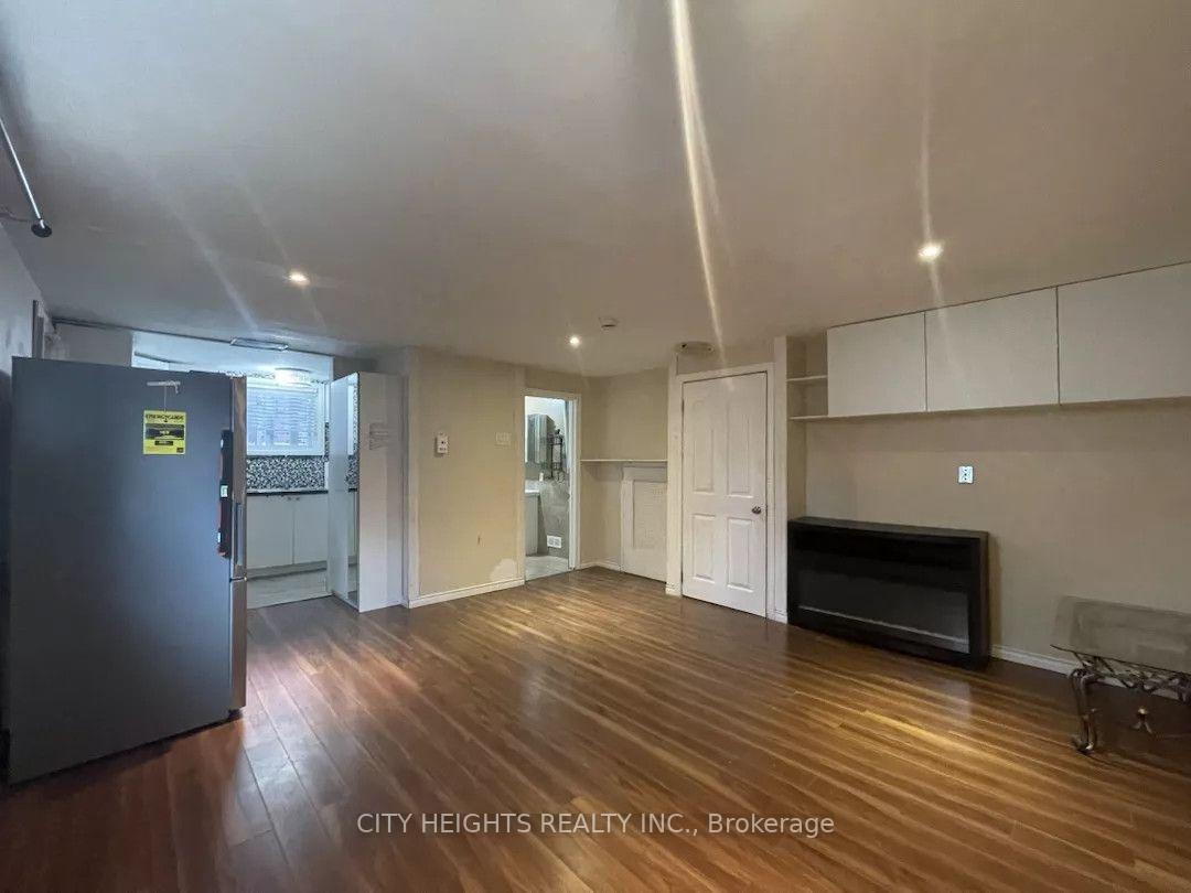 Photo 3 of 176 Fennell Avenue, Hamilton, Balfour — HOMEH