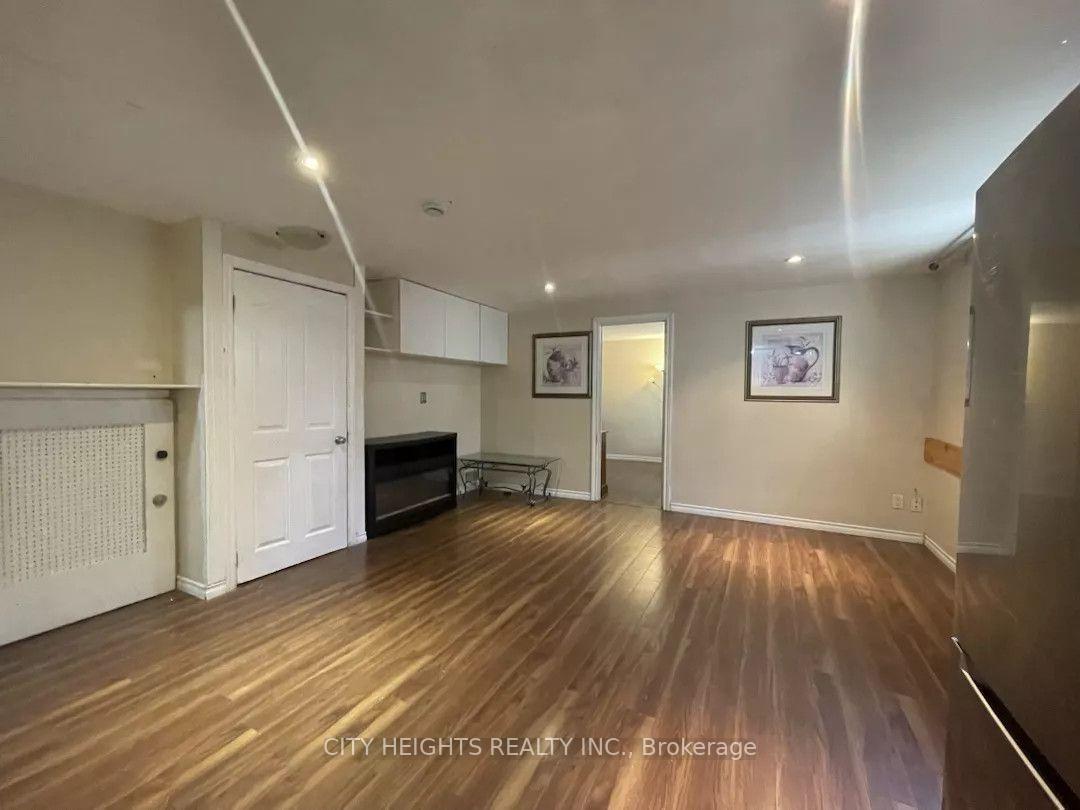 Photo 5 of 176 Fennell Avenue, Hamilton, Balfour — HOMEH