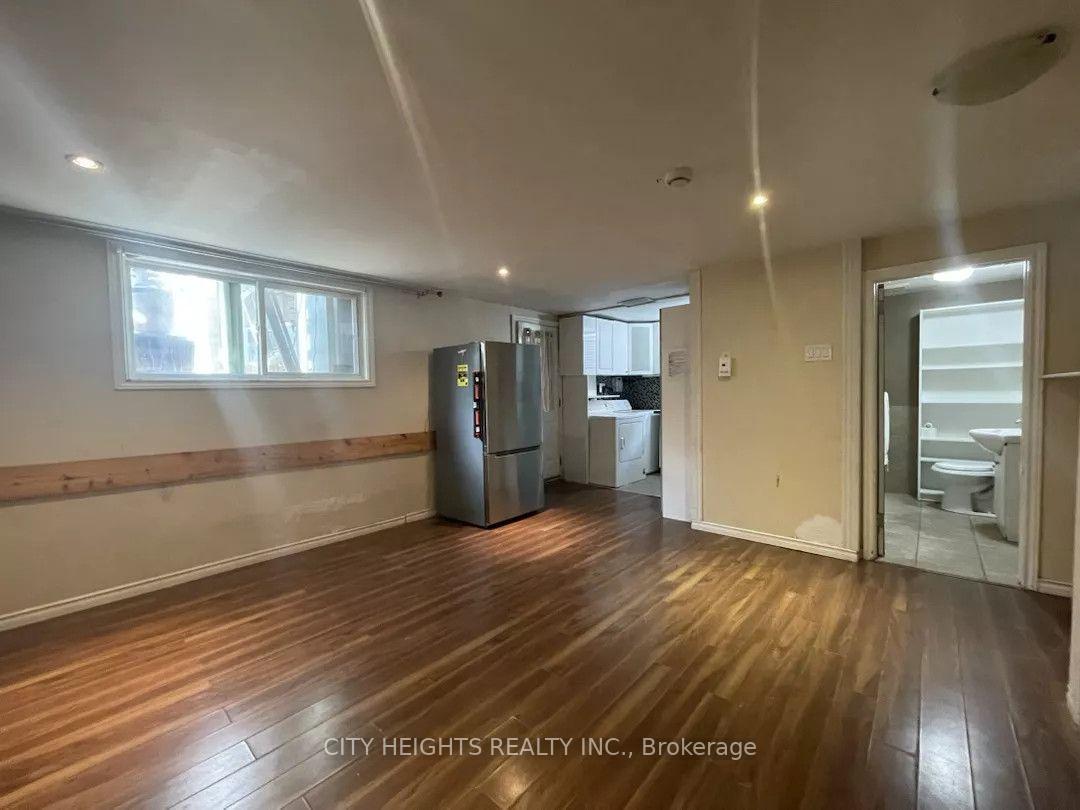 Photo 6 of 176 Fennell Avenue, Hamilton, Balfour — HOMEH
