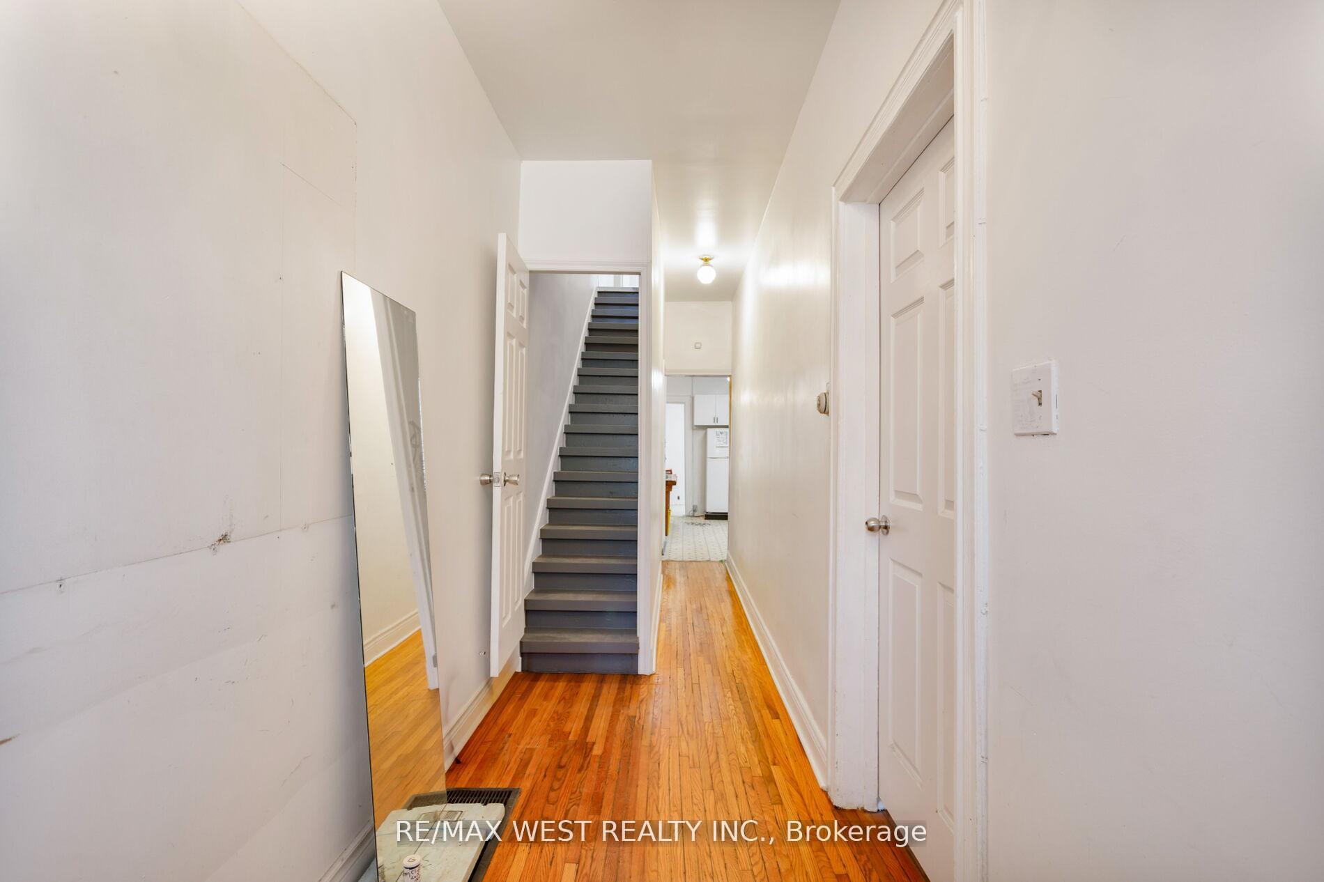 Photo 3 of 39 Noble Street, Toronto, Roncesvalles — HOMEH