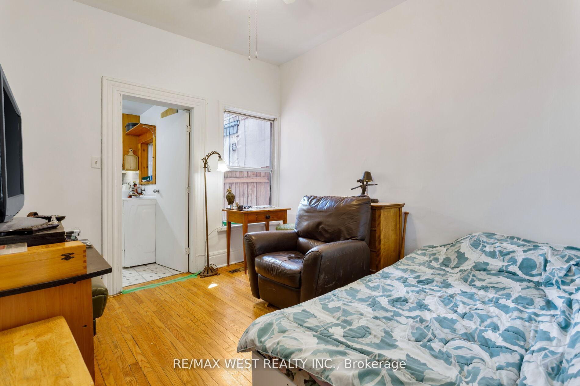 Photo 9 of 39 Noble Street, Toronto, Roncesvalles — HOMEH