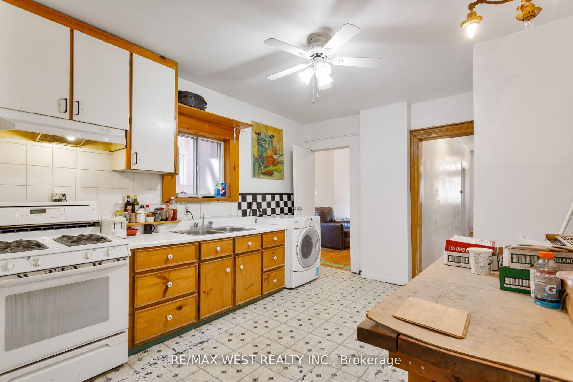 Photo 10 of 39 Noble Street, Toronto, Roncesvalles — HOMEH