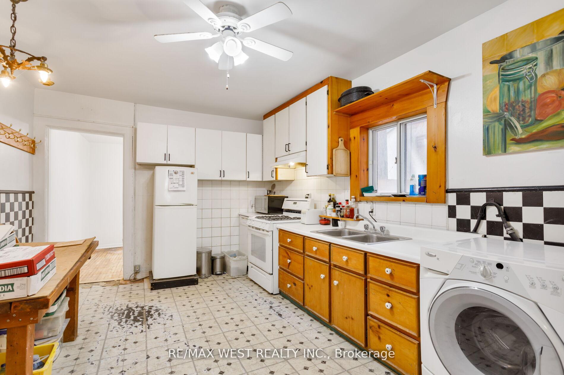 Photo 11 of 39 Noble Street, Toronto, Roncesvalles — HOMEH