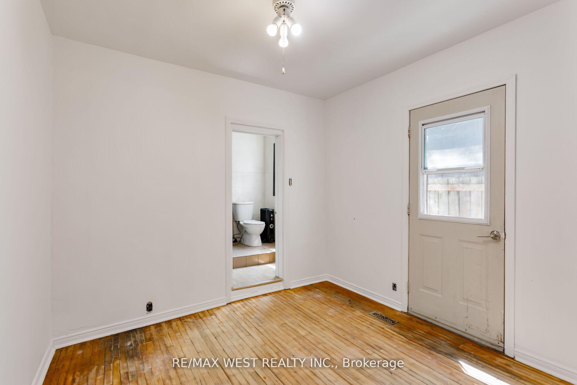 Photo 13 of 39 Noble Street, Toronto, Roncesvalles — HOMEH