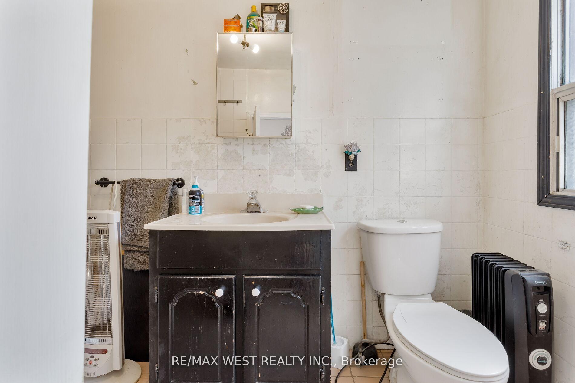 Photo 15 of 39 Noble Street, Toronto, Roncesvalles — HOMEH