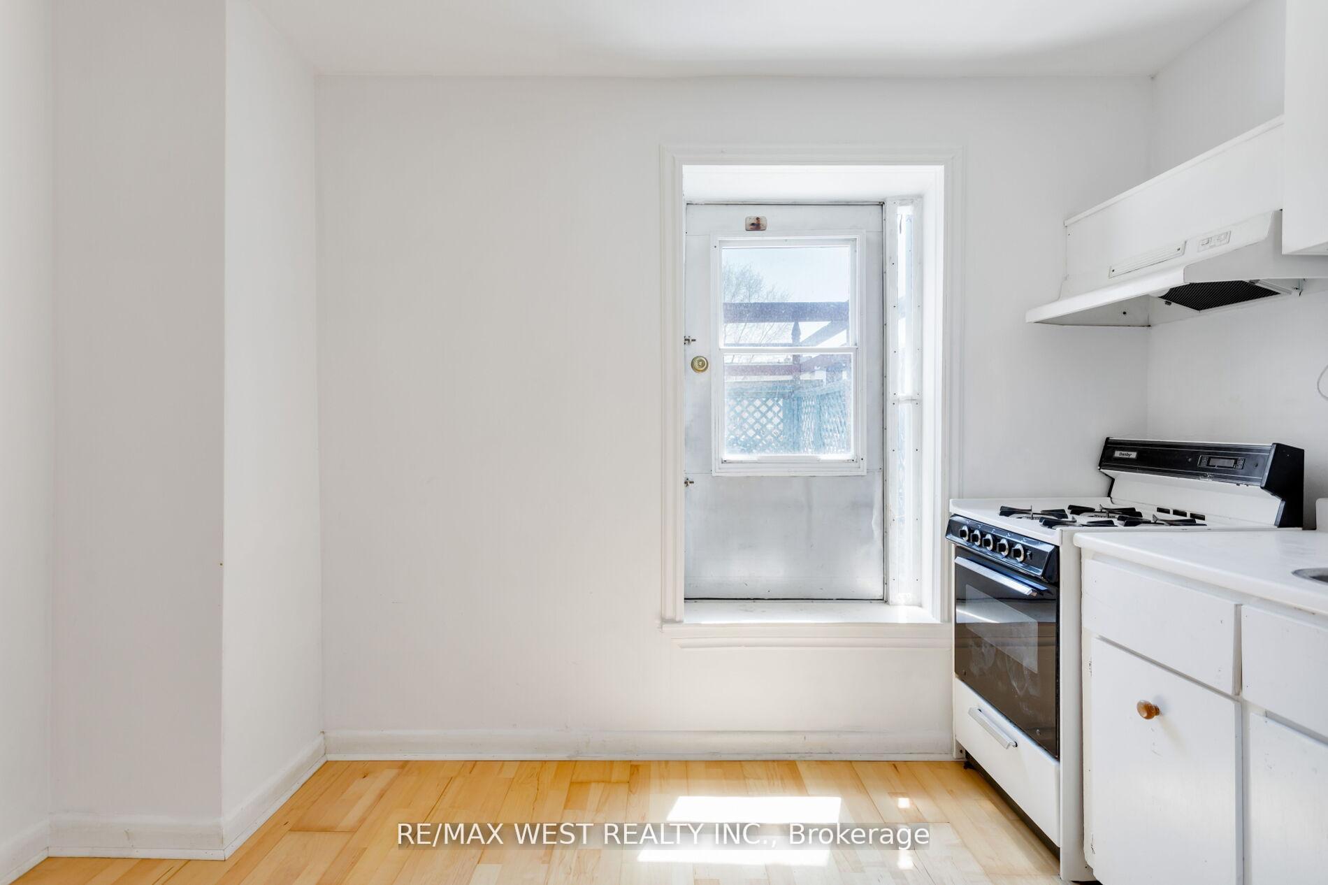 Photo 26 of 39 Noble Street, Toronto, Roncesvalles — HOMEH