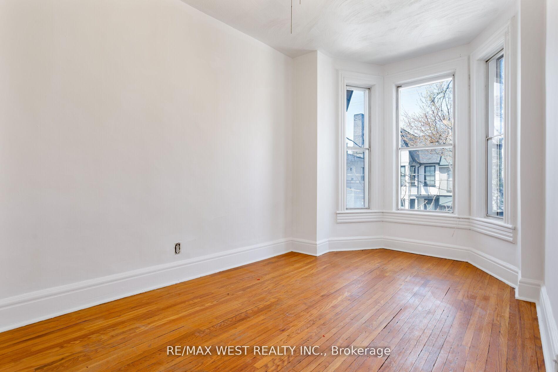 Photo 31 of 39 Noble Street, Toronto, Roncesvalles — HOMEH